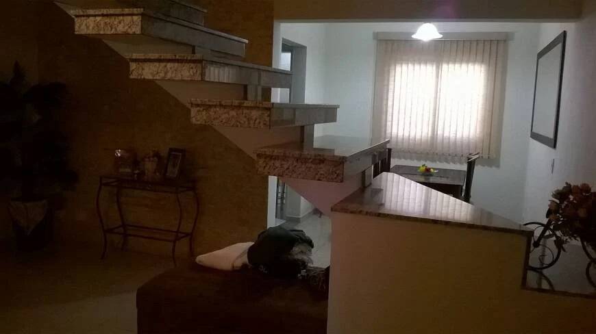 Sobrado à venda com 3 quartos, 101m² - Foto 2