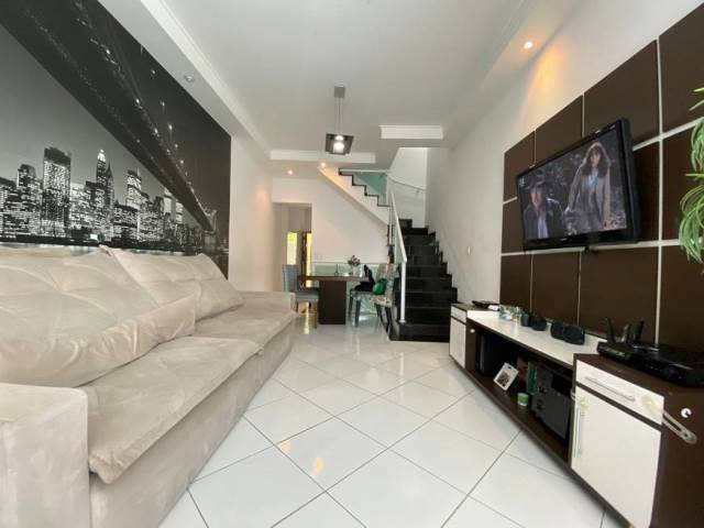 Sobrado à venda com 2 quartos, 116m² - Foto 1