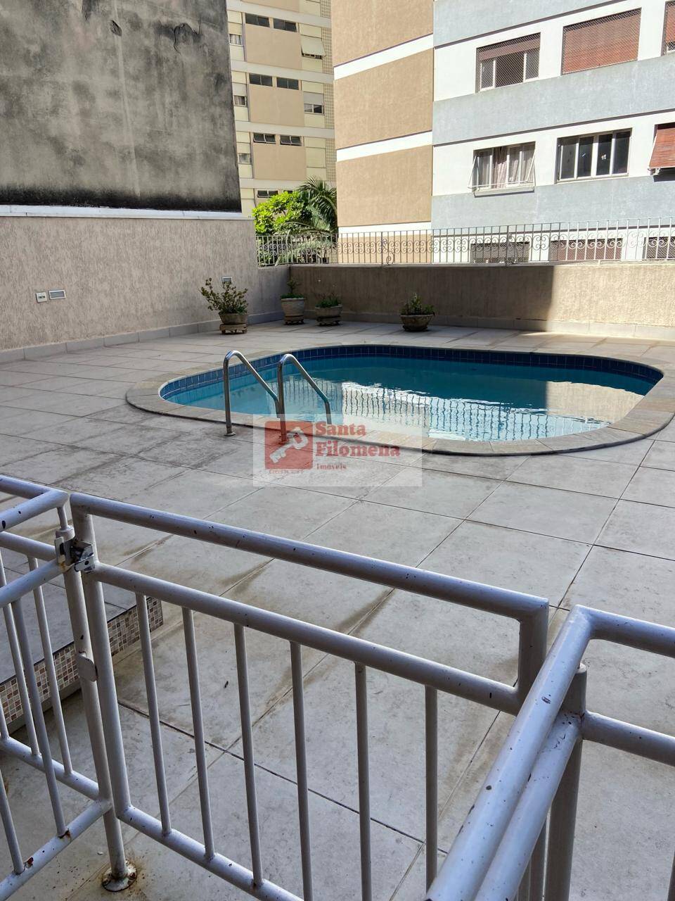 Apartamento à venda com 3 quartos, 105m² - Foto 1