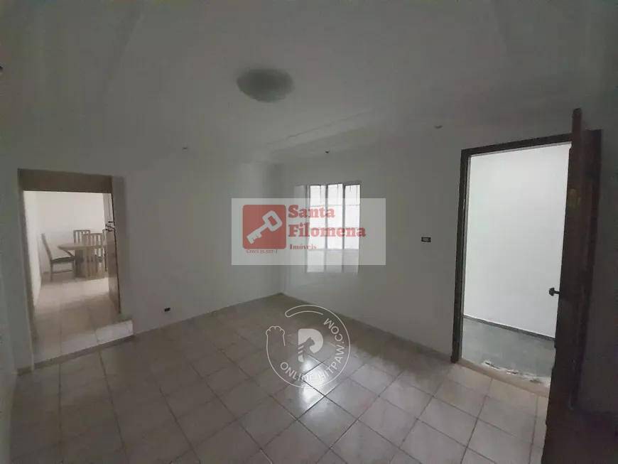 Casa para alugar com 4 quartos, 210m² - Foto 2