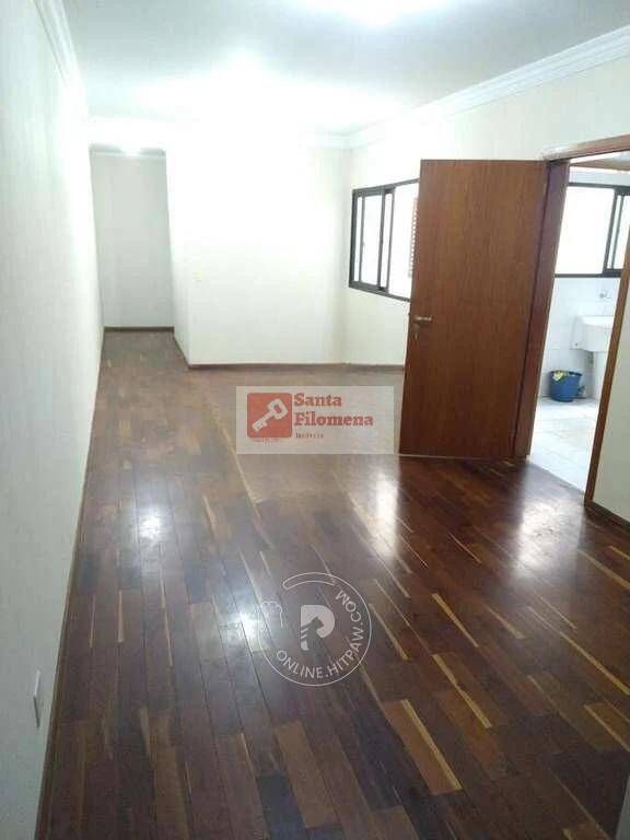 Apartamento para alugar com 3 quartos, 120m² - Foto 1