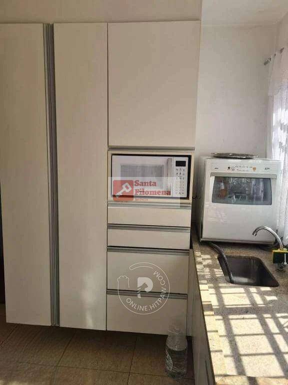 Casa para alugar com 2 quartos, 169m² - Foto 3